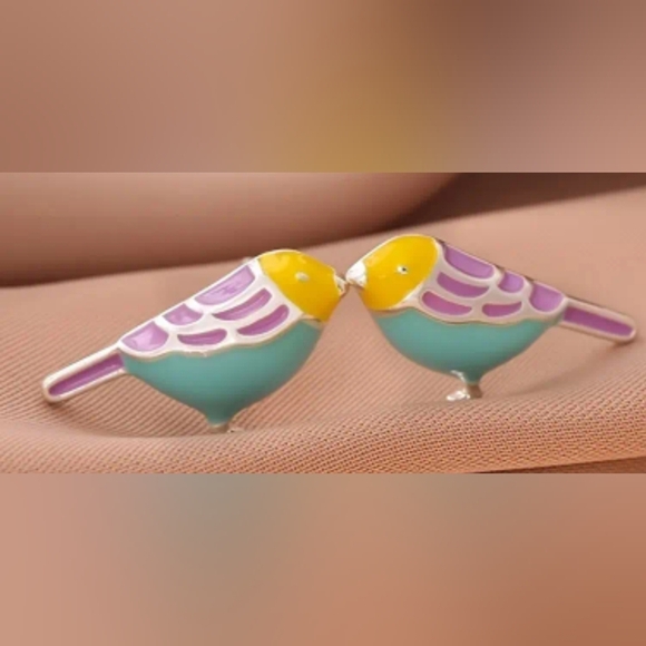 2/30$ Or 3/$35 NEW Colorful Bird Earrings (#0220) - Picture 1 of 4